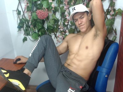 melvin_tender19 naked stripping on cam for live sex video chat