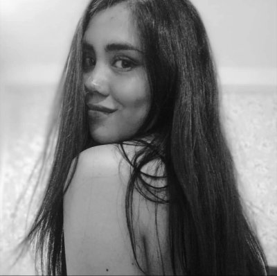 mia_garcia naked stripping on cam for live sex video chat
