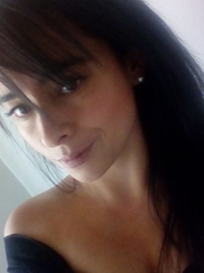 mia_russo naked stripping on cam for live sex video chat