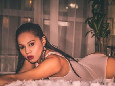 MiaBunny_ naked stripping on cam for live sex video chat