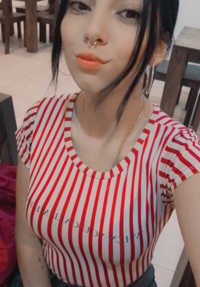 Miah_ds naked stripping on cam for live sex video chat