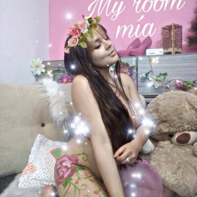 miasavagex1 naked stripping on cam for live sex video chat