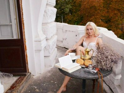 miawishes naked stripping on cam for live sex video chat