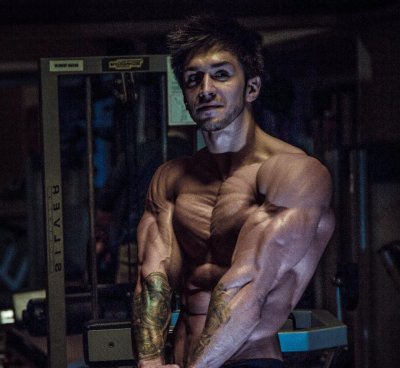 MichaelWills naked stripping on cam for live sex video chat