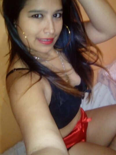 michellmomi01 naked stripping on cam for live sex video chat
