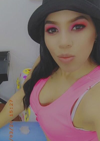milaqueen naked stripping on cam for live sex video chat
