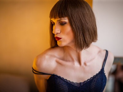 MILENA_GREEN naked stripping on cam for live sex video chat