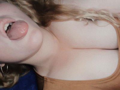 millydream naked stripping on cam for live sex video chat