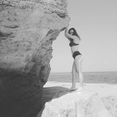 Miss_lyyni4 naked stripping on cam for live sex video chat