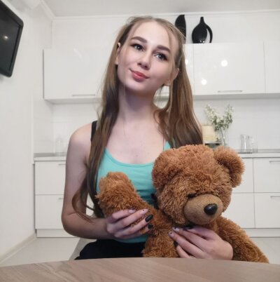 _Miss_Melissa naked stripping on cam for live sex video chat