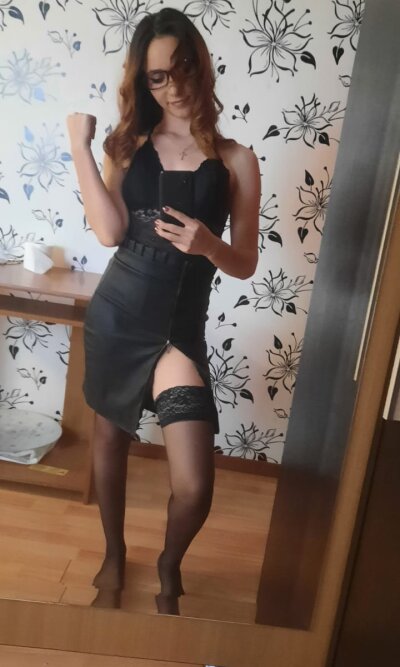 MissFoxy_ naked stripping on cam for live sex video chat