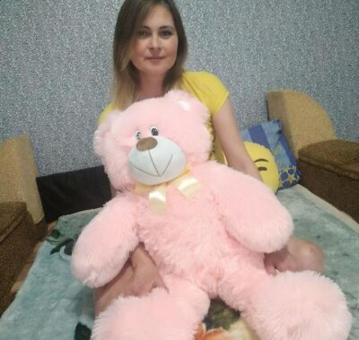 MissHeidi naked stripping on cam for live sex video chat