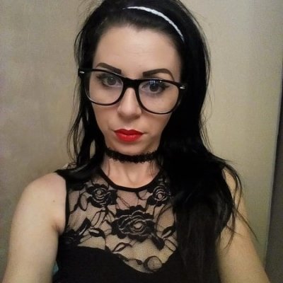 Mistress_Laurie naked stripping on cam for live sex video chat