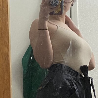 MistyLove23 naked stripping on cam for live sex video chat