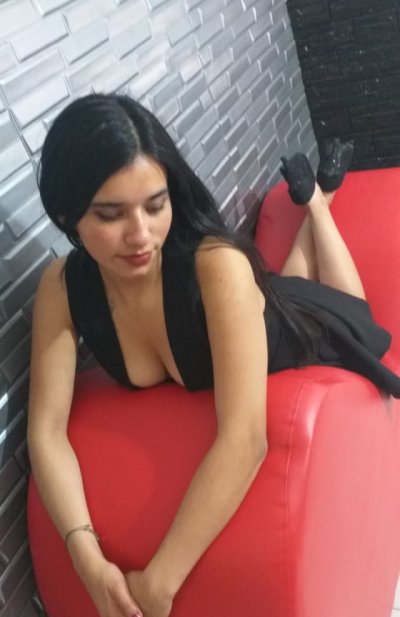 Moana_cute naked stripping on cam for live sex video chat