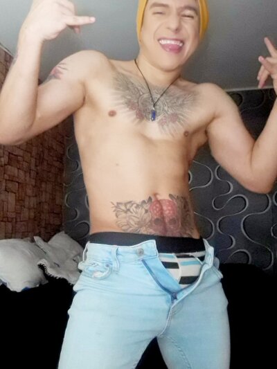 MONSTER_COCK_ naked stripping on cam for live sex video chat