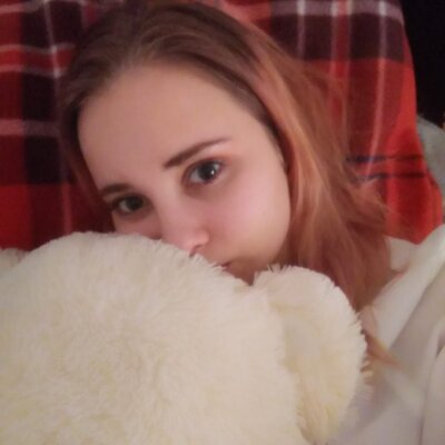 MoonSaran naked stripping on cam for live sex video chat