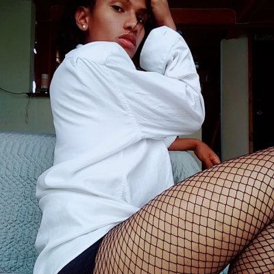 morenalatina_7111 naked stripping on cam for live sex video chat
