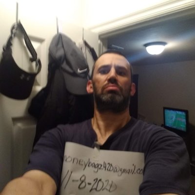 Mrmoneybagz420 naked stripping on cam for live sex video chat