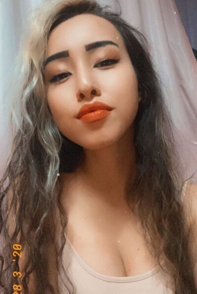 Mun_Hee naked stripping on cam for live sex video chat