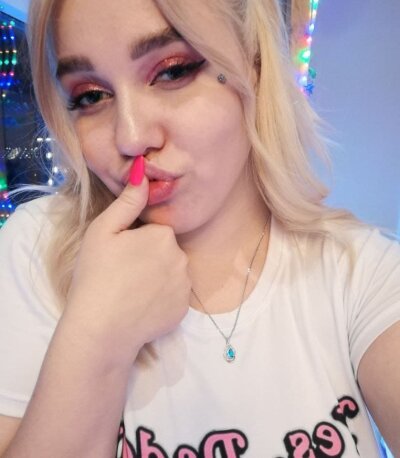 mysweetdolls naked stripping on cam for live sex video chat