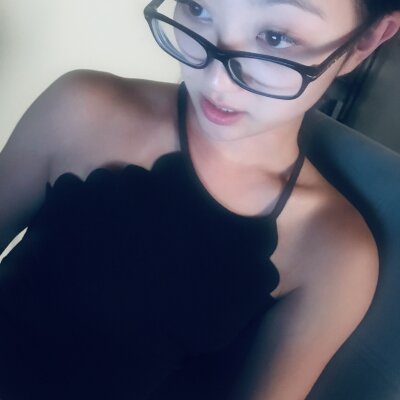 MySweetSofie naked stripping on cam for live sex video chat