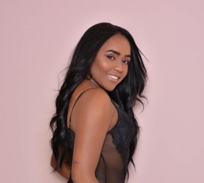 NAOMI_BELTRAN naked stripping on cam for live sex video chat
