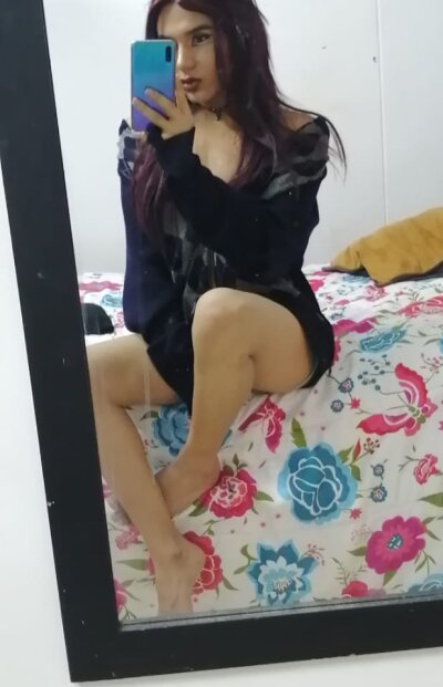 nashiraa_xx1 naked stripping on cam for live sex video chat