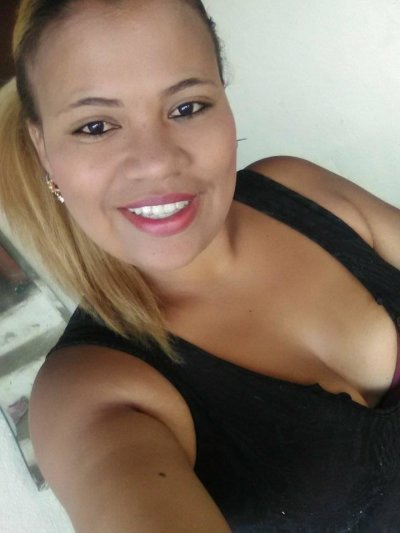 Nathaly_baker naked stripping on cam for live sex video chat