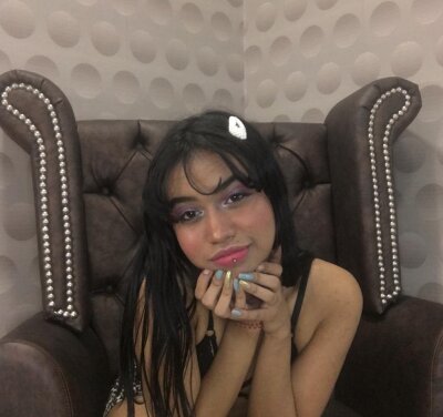 nathy_klos naked stripping on cam for live sex video chat