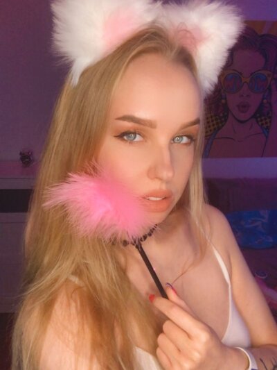 Nelly_Love naked stripping on cam for live sex video chat