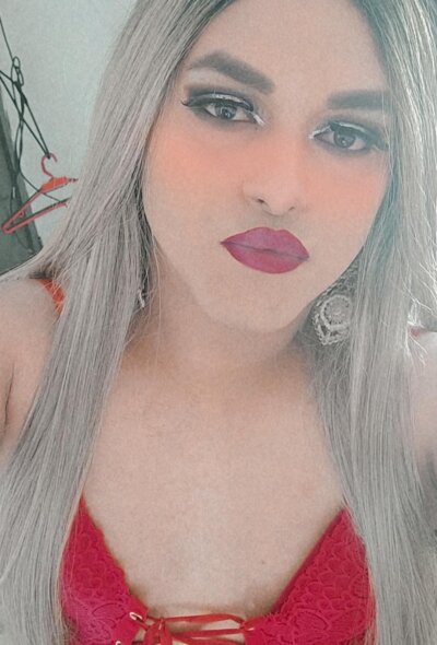 nicol_ferrer1 naked stripping on cam for live sex video chat