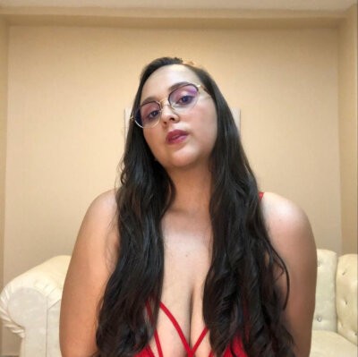 NicoleeBrown_ naked stripping on cam for live sex video chat
