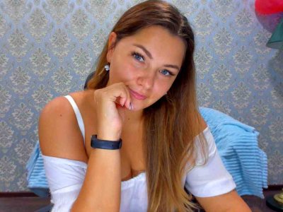 NicoleRay naked stripping on cam for live sex video chat