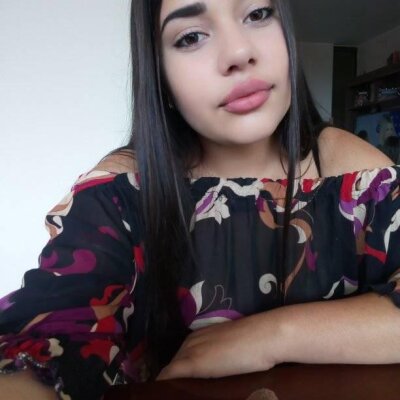 NicolleHot1 naked stripping on cam for live sex video chat
