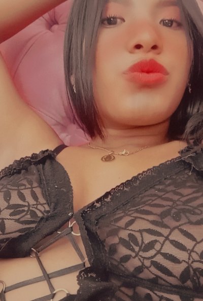 NicolleRey naked stripping on cam for live sex video chat