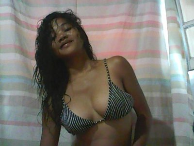 Norahdolle naked stripping on cam for live sex video chat