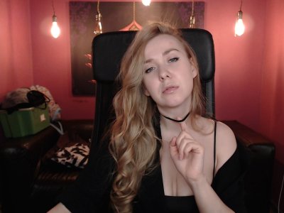 OhGodWhyNot naked stripping on cam for live sex video chat