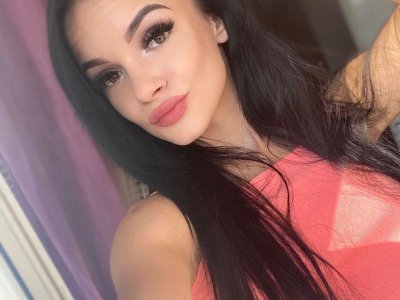 Olivia_Martin naked stripping on cam for live sex video chat