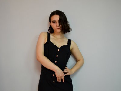 OliviaChloe naked stripping on cam for live sex video chat