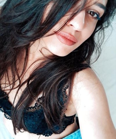 PaolaOlla naked stripping on cam for live sex video chat