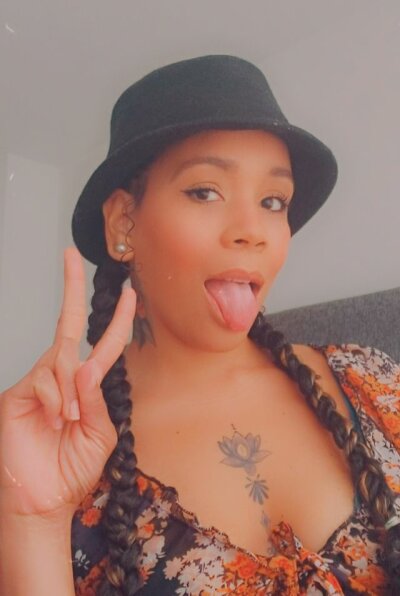 Passion_Lyn naked stripping on cam for live sex video chat