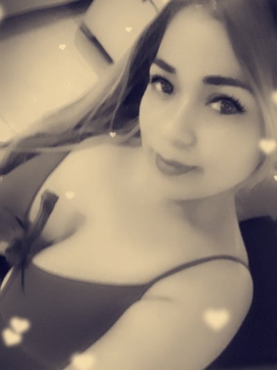 Penelope_Glamour69 naked stripping on cam for live sex video chat