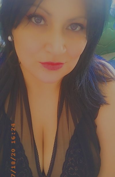 pervertrose1 naked stripping on cam for live sex video chat
