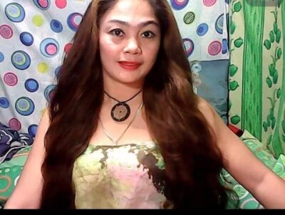 pinay4u naked stripping on cam for live sex video chat