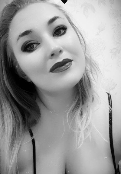 Pink_Pussy777 naked stripping on cam for live sex video chat