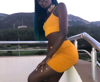Pretty_blacksasah naked stripping on cam for live sex video chat