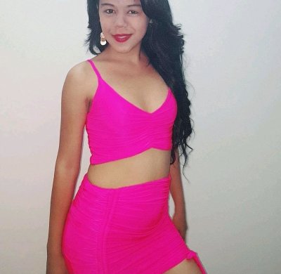 Pretty_vanah naked stripping on cam for live sex video chat