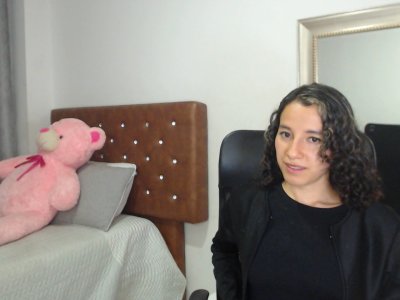 prettykittyxox naked stripping on cam for live sex video chat