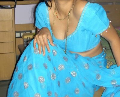 radhika_bhabhi naked stripping on cam for live sex video chat